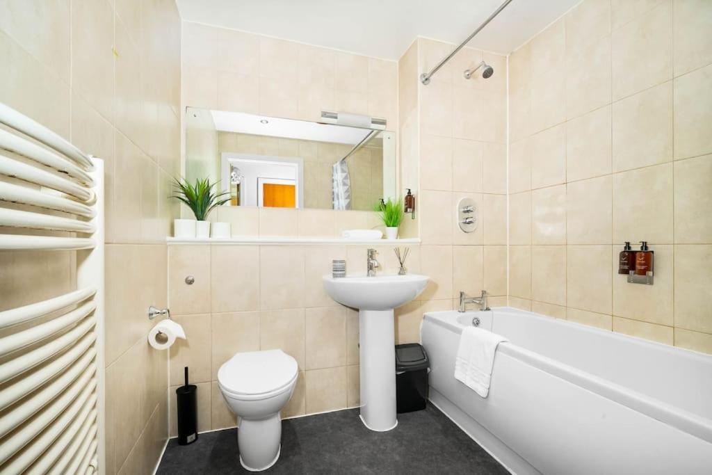 Funky Arcadian Centre Apartment By Azura Nights Birmingham Esterno foto